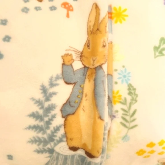 Peter Rabbit Blanket Set 🥕 - Picture 3 of 7